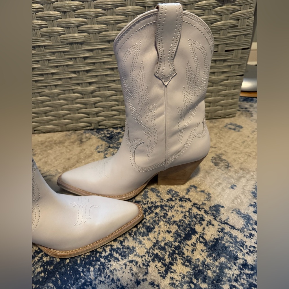 Thursday Boot Company Sierra Women's Western White Boots